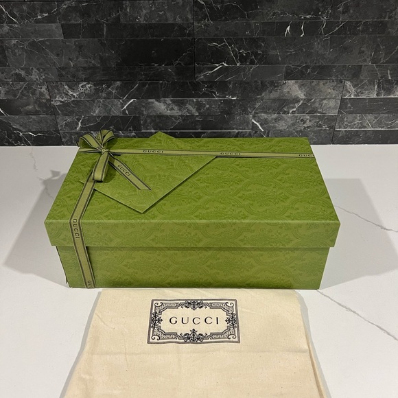 Womens Gucci lug/platform sneaker. - Picture 5 of 6